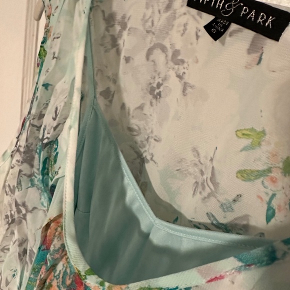 Fifth & Park pastel blue floral pleated chiffon dress, size 6 - Picture 4 of 7